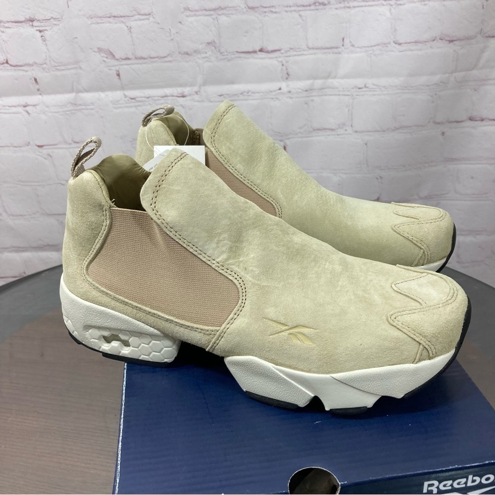 REEBOK FURY CHELSEA BOOT. beige suede leather material. Women’s running shoes 7
